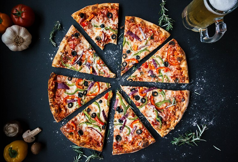 Dokonale nakrájená pizza